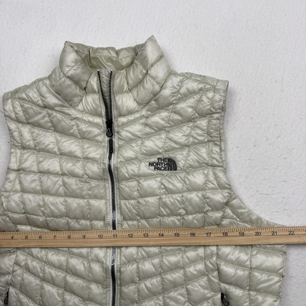 The North Face Vest Womens XL White ThermoBall Insulated Lightweight Puffer Zip - Picture 4 of 7